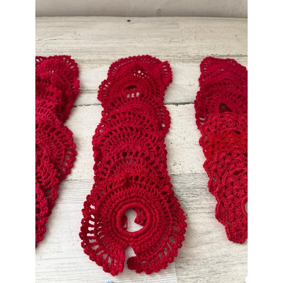 Set of 51 small circular crocheted doilies - Picture 3 of 12